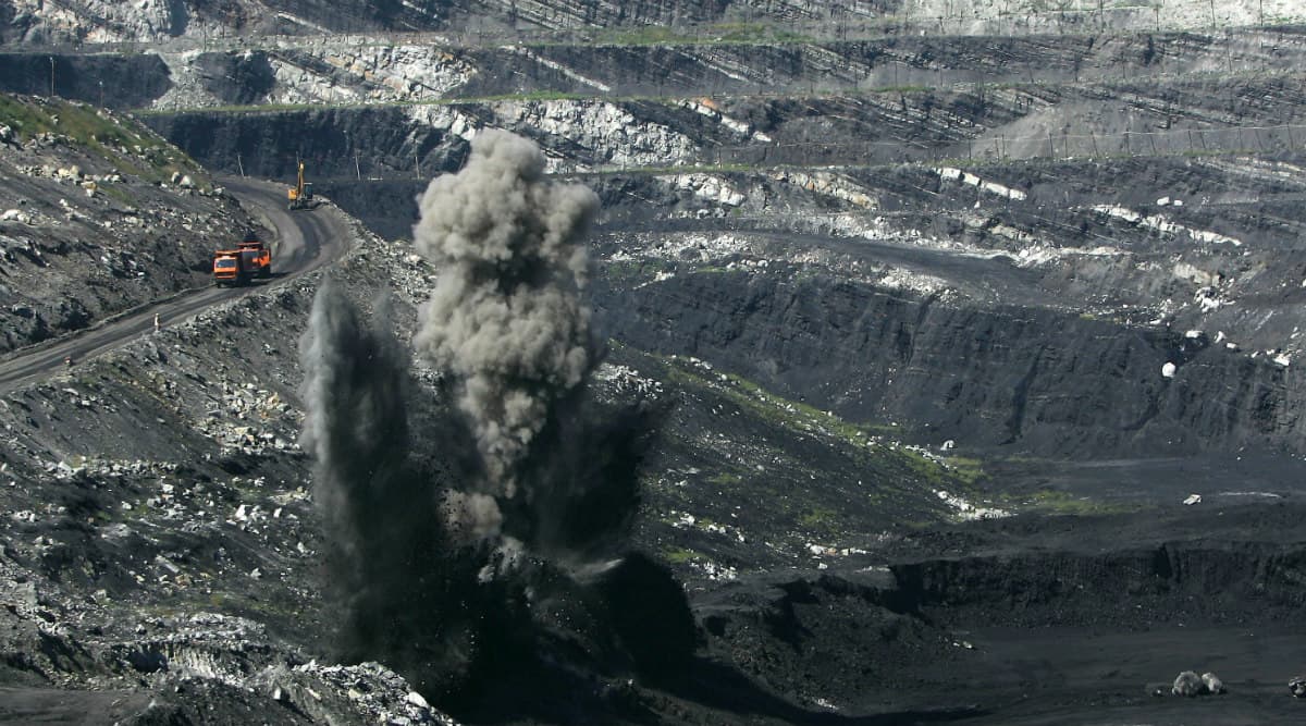 China: Mine Blast in Guizhou Province, 14 Miners Dead, 2 Others Trapped Underground China: Mine Blast in Guizhou Province, 14 Miners Dead, 2 Others Trapped Underground