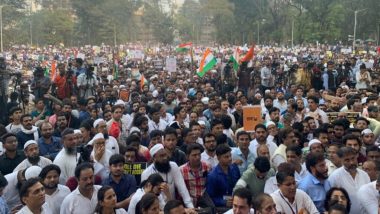 Mumbai Police Earns Praise From Farhan Akhtar, Vir Das, Priyanka Chaturvedi and Other Celebs for Maintaining Peace During Anti-CAA Protest at August Kranti Maidan; See Twitter Reactions