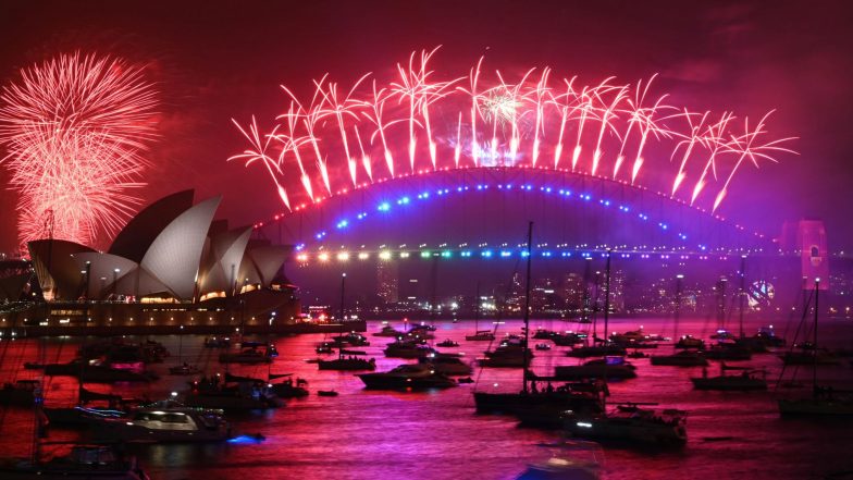 Australia Rings in New Year with Glittering Fireworks at Sydney Harbour Bridge (Watch Video)