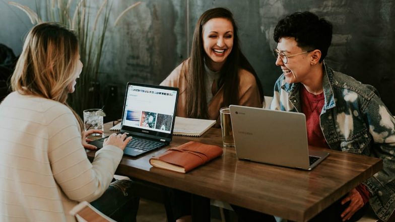 Office Flirting Is Not Bad! It Cuts Down Stress, Makes Co-Worker Feel Attractive and Powerful, Say Studies