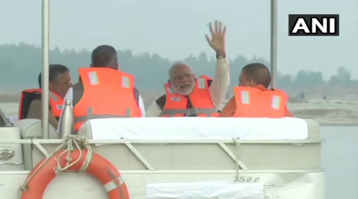 PM Narendra Modi Takes Boat Ride with BJP CMs Yogi Adityanath, Trivendra Singh Rawat and Deputy CM Sushil Kumar Modi in Kanpur; Watch Video PM Narendra Modi Takes Boat Ride with BJP CMs Yogi Adityanath, Trivendra Singh Rawat and Deputy CM Sushil Kumar Modi in Kanpur; Watch Video