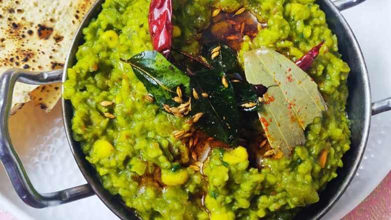 Palak Dal Khichdi For Winter Season; Here's Why The Spinach Twist to Your Khichdi Can Prove to Be Healthy Meal