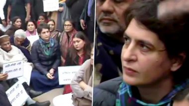 Priyanka Gandhi Vadra Sits on Dharna at India Gate to Protest Police Action Against Jamia and AMU Students Over CAA