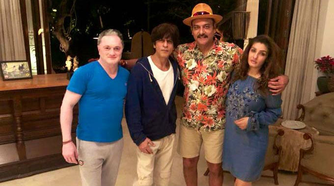 Ravi Shastri Enjoys a Night Out with Shah Rukh Khan, Raveena Tandon Before New Year's Eve