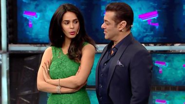 Bigg Boss 13 Weekend Ka Vaar Sneak Peek 01|22 Dec 2019: Mallika Sherawat Flirts With Salman Khan