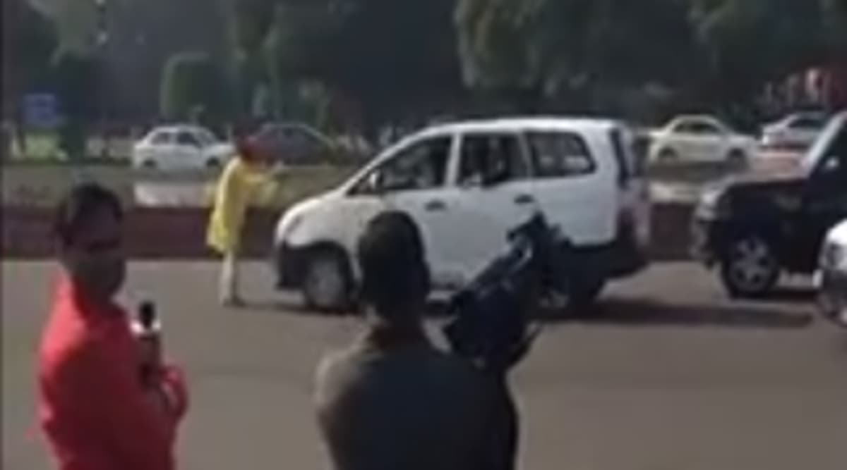 Rajnath Singh Security Breach: Man Stops Defence Minister's Convoy Near Parliament, Demands Meeting With PM Narendra Modi for Changing His Name in Aadhaar Card Rajnath Singh Security Breach: Man Stops Defence Minister's Convoy Near Parliament, Demands Meeting With PM Narendra Modi for Changing His Name in Aadhaar Card