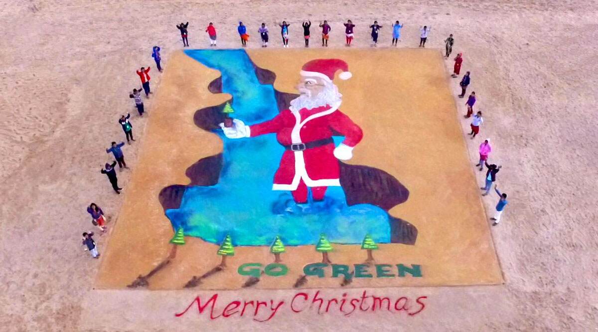 Sand Artist Sudarsan Pattnaik Attempts World Record With Largest 3D Sand Santa Claus at Odisha's Puri Beach on Christmas 2019 (Watch Pics and Video) Sand Artist Sudarsan Pattnaik Attempts World Record With Largest 3D Sand Santa Claus at Odisha's Puri Beach on Christmas 2019 (Watch Pics and Video)