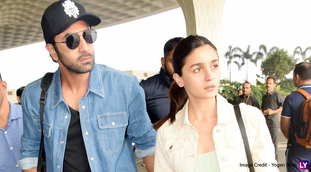 Ranbir Kapoor and Anushka Sharma were spotted at Mumbai airport