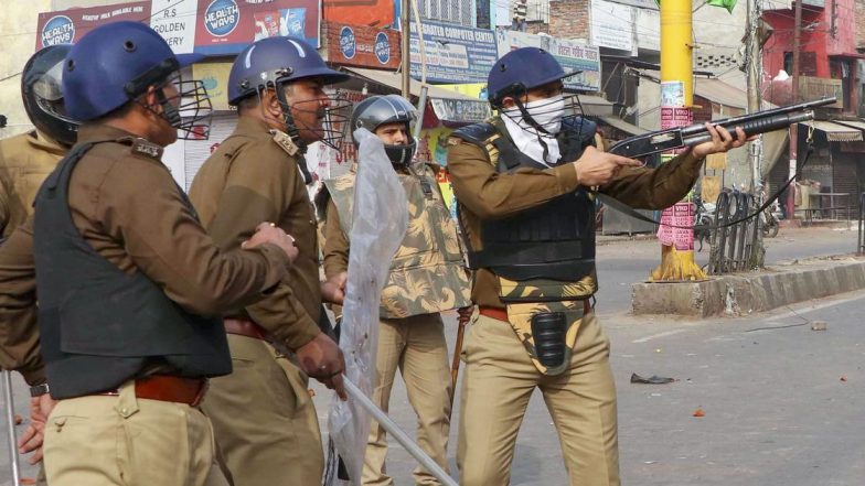 Anti-CAA Protests: UP Govt Snaps Internet Services in Lucknow, Meerut, Bareilly, Prayagraj and Ghaziabad