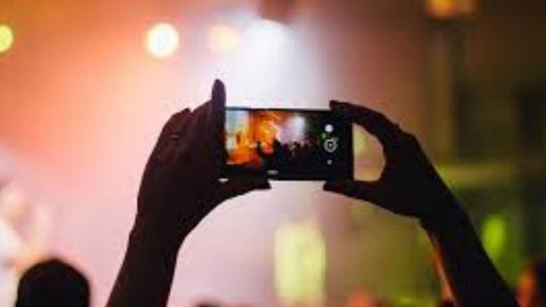Kolkata Man Allegedly Clicks Obscene Photos of 22-Year-Old College Student Outside Kalighat Metro Station