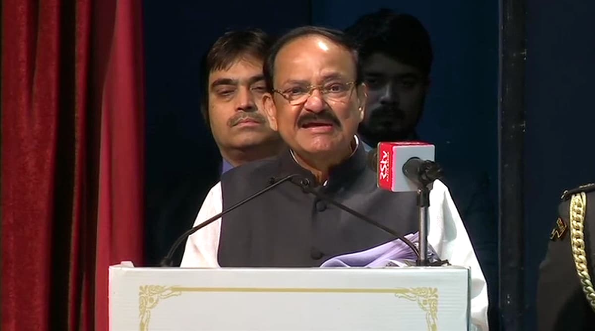 Vice President Venkaiah Naidu Speaks on CJI SA Bobde's 'Instant Justice' Remark, Says 'Can't Have Constant Delays' Either Vice President Venkaiah Naidu Speaks on CJI SA Bobde's 'Instant Justice' Remark, Says 'Can't Have Constant Delays' Either