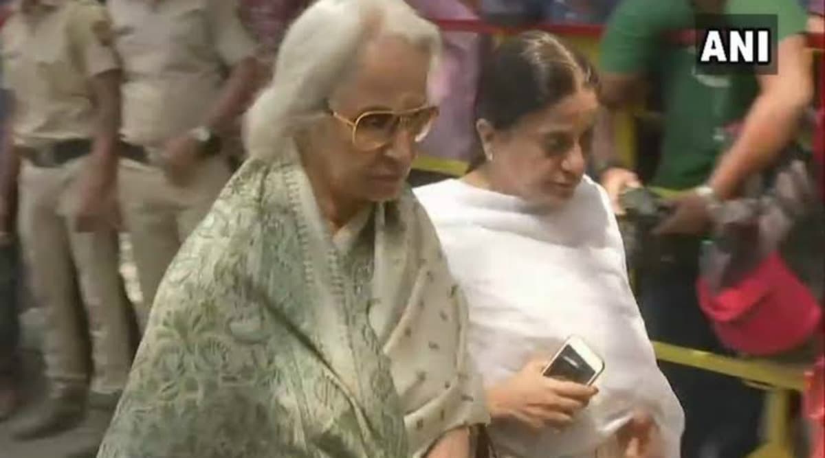 Hyderabad Vet Rape & Murder Case: Rapists Deserve Life Term in Jail, Not Death, Says Waheeda Rehman Hyderabad Vet Rape & Murder Case: Rapists Deserve Life Term in Jail, Not Death, Says Waheeda Rehman