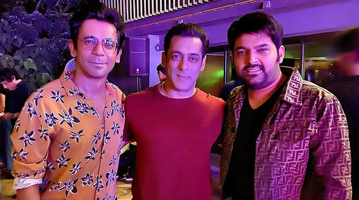 Salman Khan Clicks A Picture With Kapil Sharma And Sunil Grover And Fans Are Already Praying For A Reunion