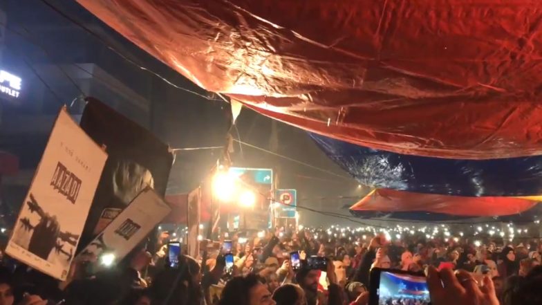 Shaheen Bagh Protesters Allege Lathicharge by 'Drunk Policemen' Who Were Being Incited by Mob Shouting 'Goli Maaro'
