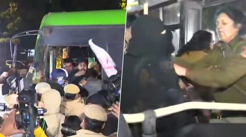 JNU Violence Aftermath: Delhi Police Halt Students' Protest March to Rashtrapati Bhawan