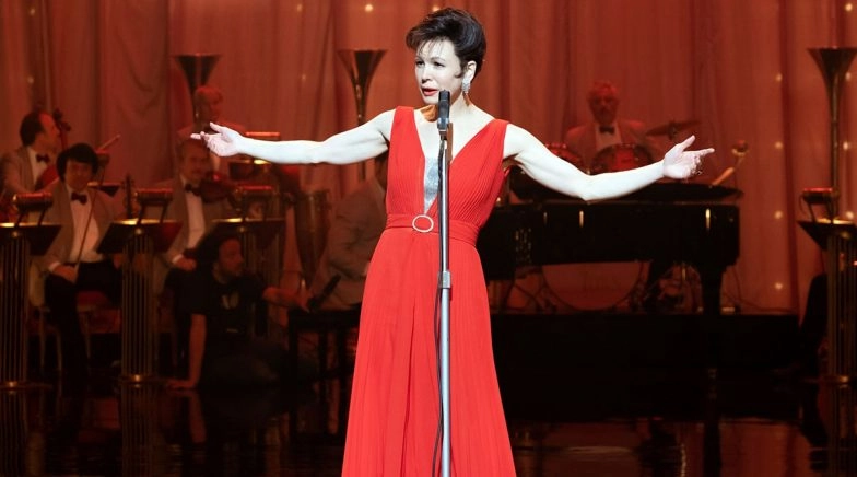Renee Zellweger on What Was It like Playing the Legendary Singer Judy Garland On-Screen