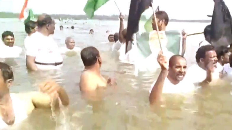 Andhra Pradesh: Protesters Enter Krishna River to Mark Their Opposition to Jagan Reddy's Tri-Capital Model; Watch Video