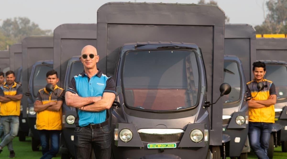 Jeff Bezos, Amazon CEO, Drives Electric Delivery Rickshaw; Video Goes Viral Jeff Bezos, Amazon CEO, Drives Electric Delivery Rickshaw; Video Goes Viral