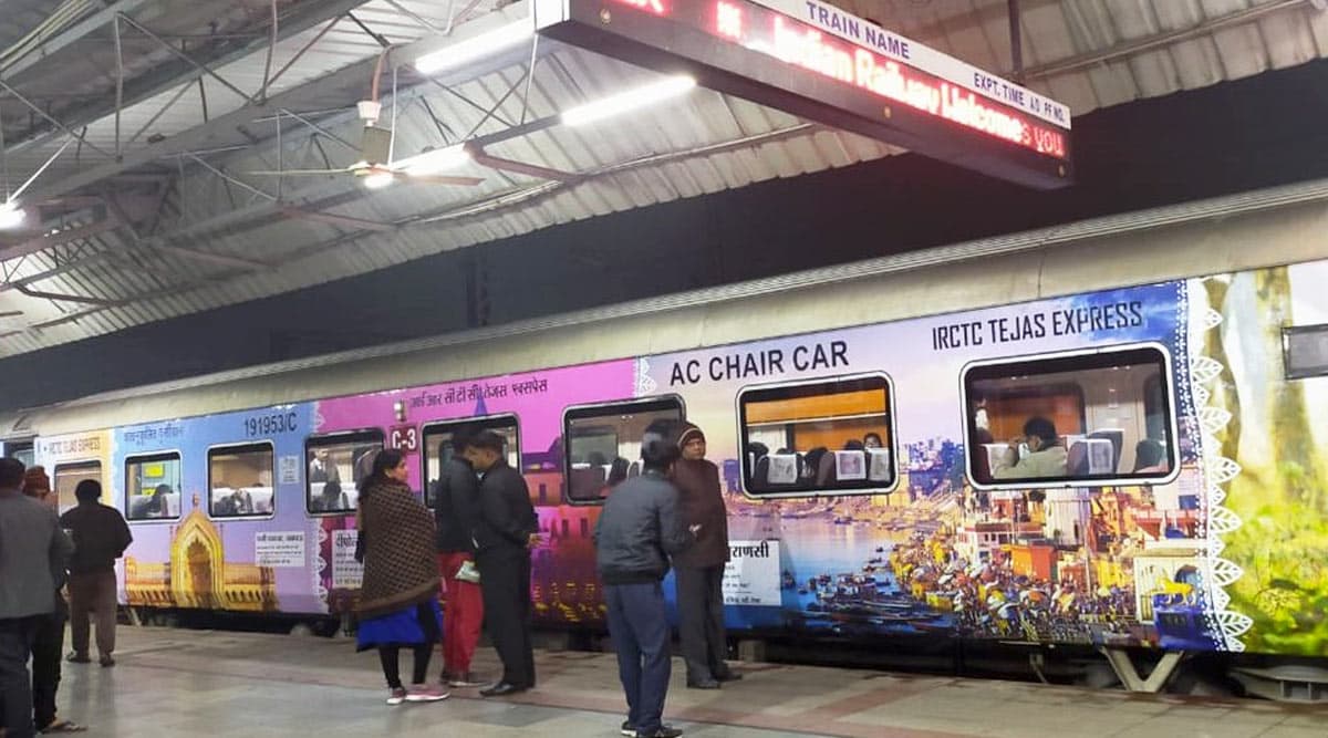 Lucknow-Delhi Tejas Express Promotes Uttar Pradesh Tourism Through Attractive Decal Work Done on Train, See Pics Lucknow-Delhi Tejas Express Promotes Uttar Pradesh Tourism Through Attractive Decal Work Done on Train, See Pics