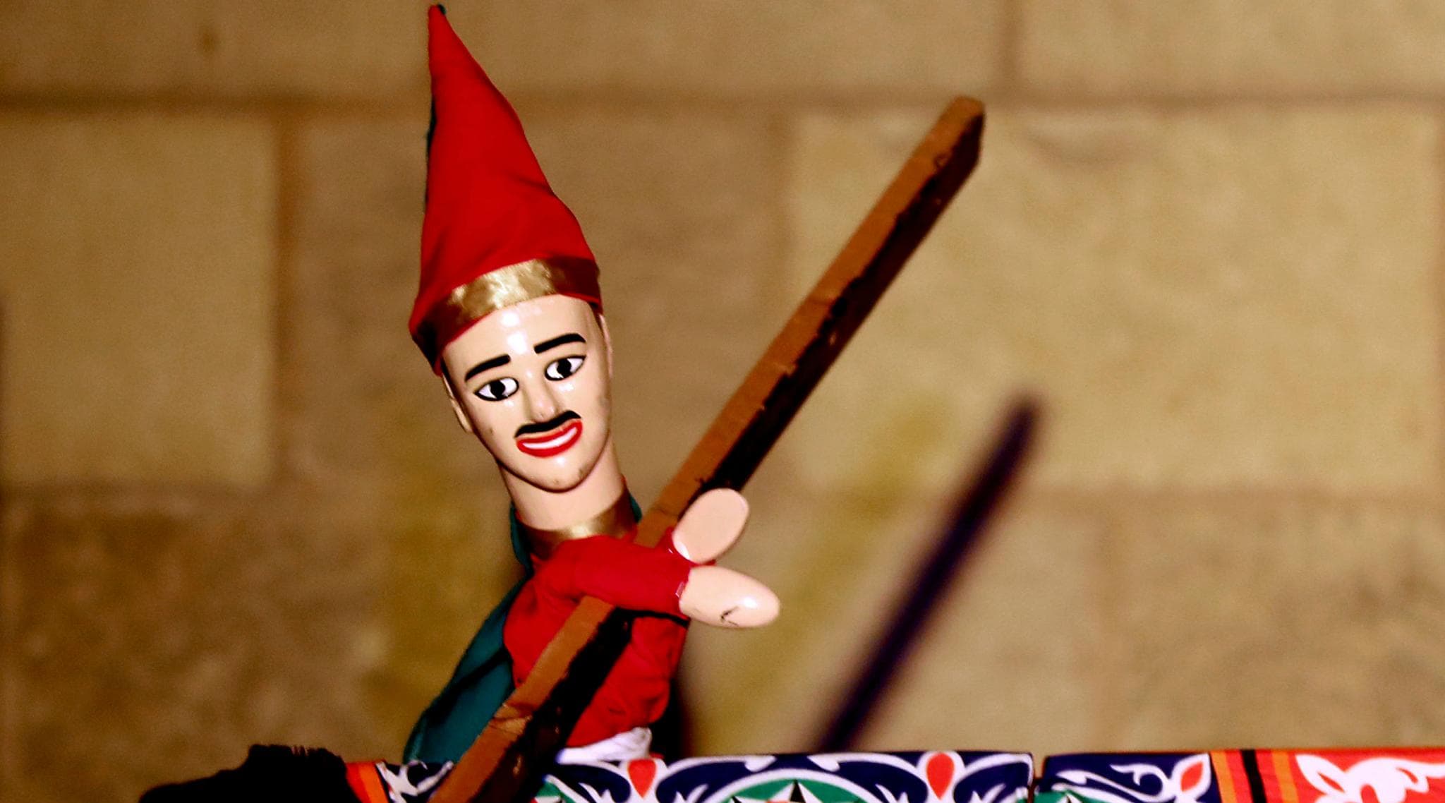 Folk Puppet of Aragoz Helps to Keep Egyptian Satire Alive Folk Puppet of Aragoz Helps to Keep Egyptian Satire Alive