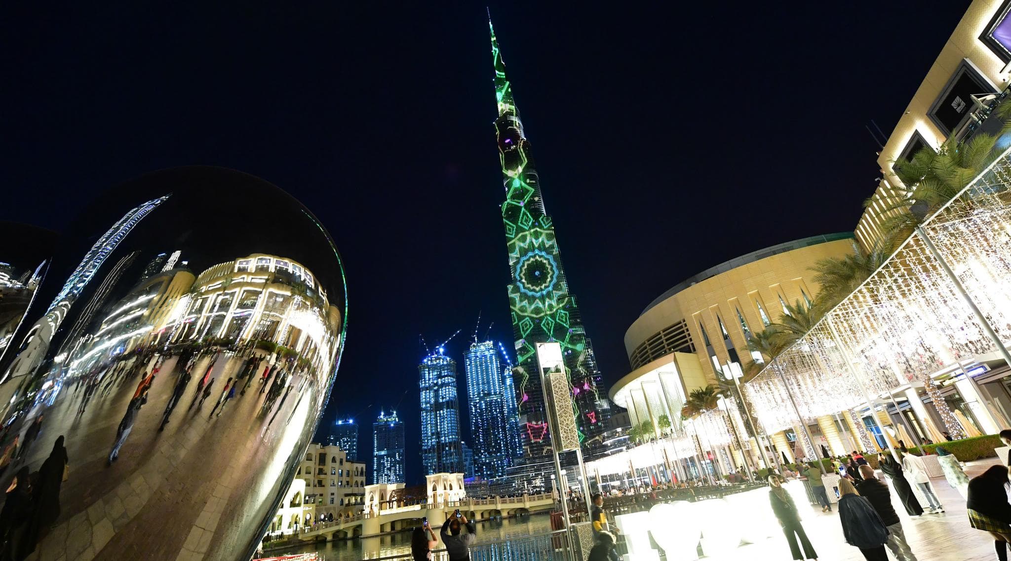 Burj Khalifa, World’s Tallest Tower, Lights Up in Solidarity With Australia Bushfires Burj Khalifa, World’s Tallest Tower, Lights Up in Solidarity With Australia Bushfires