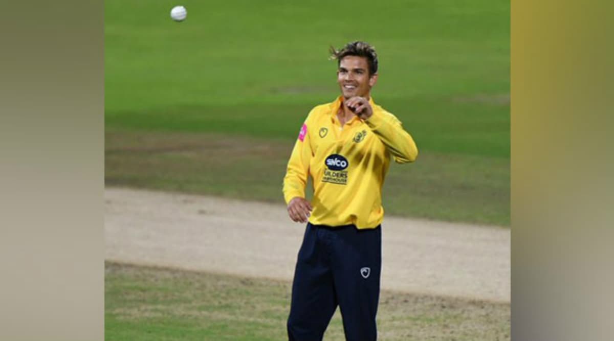 Big Bash League 2019-20: Chris Green Suspended From Bowling Due to Illegal Action Big Bash League 2019-20: Chris Green Suspended From Bowling Due to Illegal Action