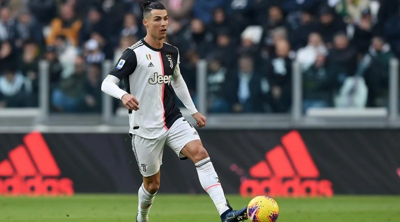 Cristiano Ronaldo Extends Career Hat-Trick Lead Over Lionel Messi With Maiden Triplet for Juventus