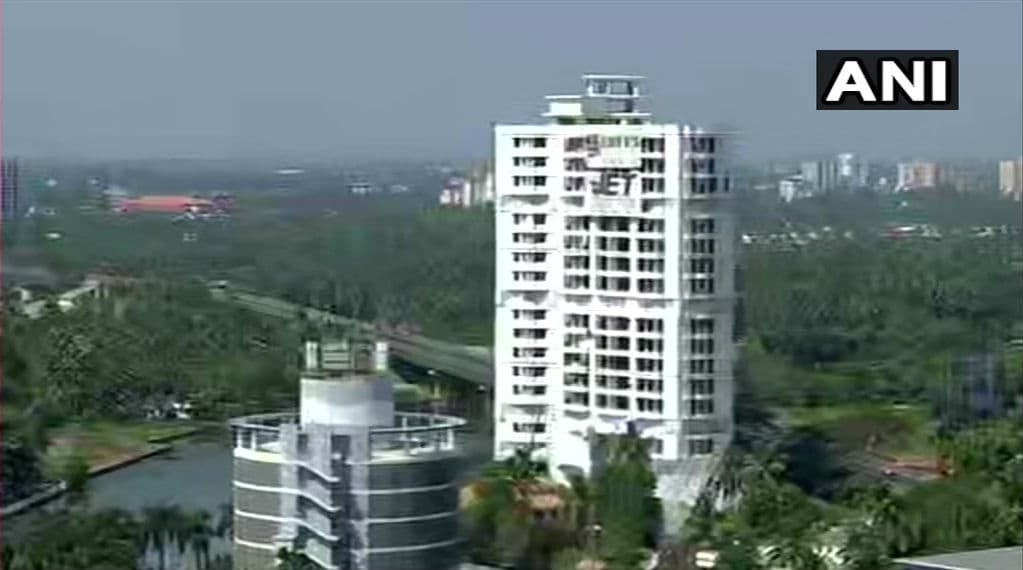Kerala: Two Maradu Residential Apartments Set to Be Demolished in Gap of 5 Minutes (Watch Video) Kerala: Two Maradu Residential Apartments Set to Be Demolished in Gap of 5 Minutes (Watch Video)