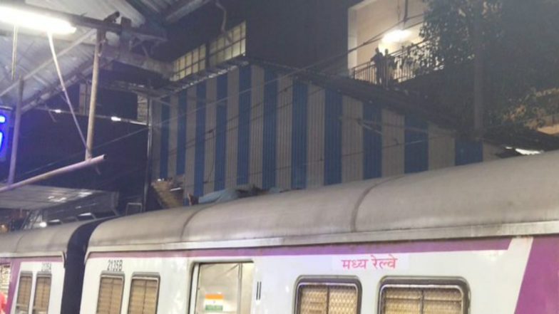 Mumbai: Man Travelling on Roof of Local Train Dies of Electrocution in Ghatkopar