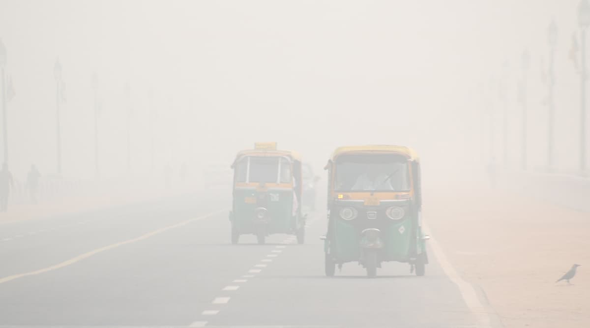 Dense Fog Continues to Engulf Delhi and Parts of North India, Air, Train and Road Traffic Affected Dense Fog Continues to Engulf Delhi and Parts of North India, Air, Train and Road Traffic Affected