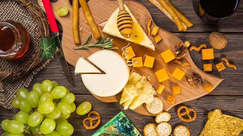 Cheese Lovers Day 2020: From Lip-Smacking Lasagne to Thin Crust Pizza, Cheesiest Recipes You Can Try at Home