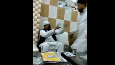 News of Ink Attack on MP BJP Leader Inayat Hussain is Fake! Fact-Check Reveals Video is Old, Person Assaulted is Ajmer Dargah Cleric, Matter Not Linked to CAA
