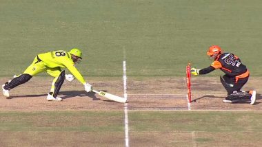 Wicket-Keeper Josh Inglis Displays Brilliant Reflexes to Dismiss Usman Khawaja During Sydney Thunder vs Perth Scorchers Match in BBL 2019–20 (Watch Video)