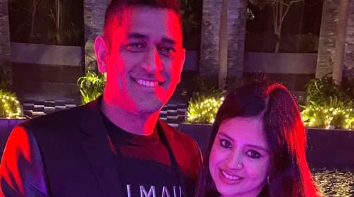 MS Dhoni Welcomes New Year 2020 With Wife Sakshi, View Pic of Stylish ...