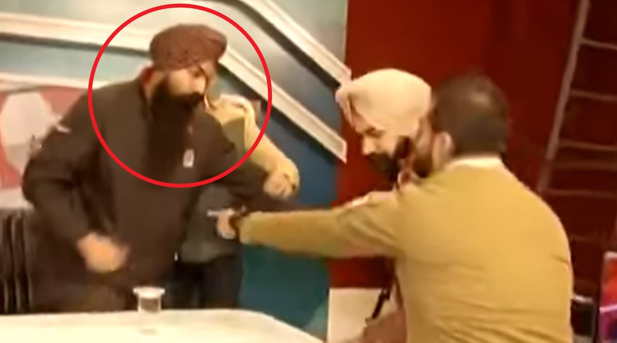 Chandigarh Shocker: Man Confesses to Killing Girlfriend Over Affair on Live TV, Police Arrest Him Mid-Interview (Watch Video) Chandigarh Shocker: Man Confesses to Killing Girlfriend Over Affair on Live TV, Police Arrest Him Mid-Interview (Watch Video)