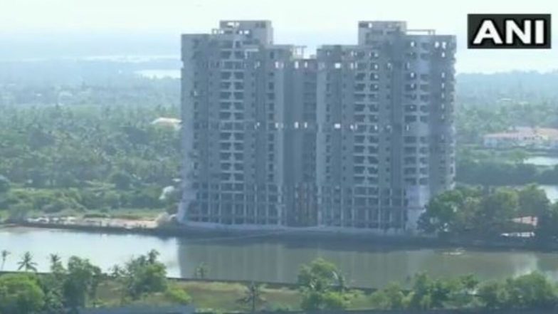 Maradu Luxury Flats in Kochi Turn to Dust Within Seconds, Watch Video of Golden Kayalorum and Jain Coral Cove Demolition