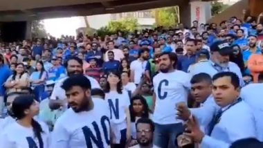 Anti-CAA Stir Reaches Mumbai's Wankhede Stadium, Fans Shunted Out For Wearing 'No NRC, NPR & CAA' T-Shirts During India vs Australia Match; Watch Video