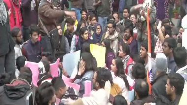 Students Protests Outside Jamia Millia Islamia VC Office Demanding FIR Against Delhi Police