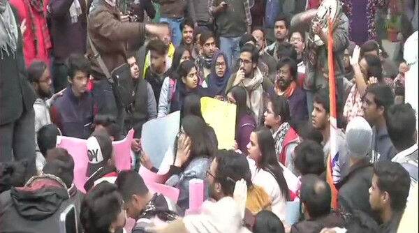 Students Protests Outside Jamia Millia Islamia VC Office Demanding FIR Against Delhi Police Students Protests Outside Jamia Millia Islamia VC Office Demanding FIR Against Delhi Police