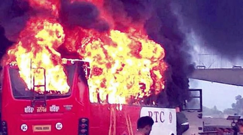Thane Bound Luxury Bus Catches Fire, Gets Charred, But No Casualties