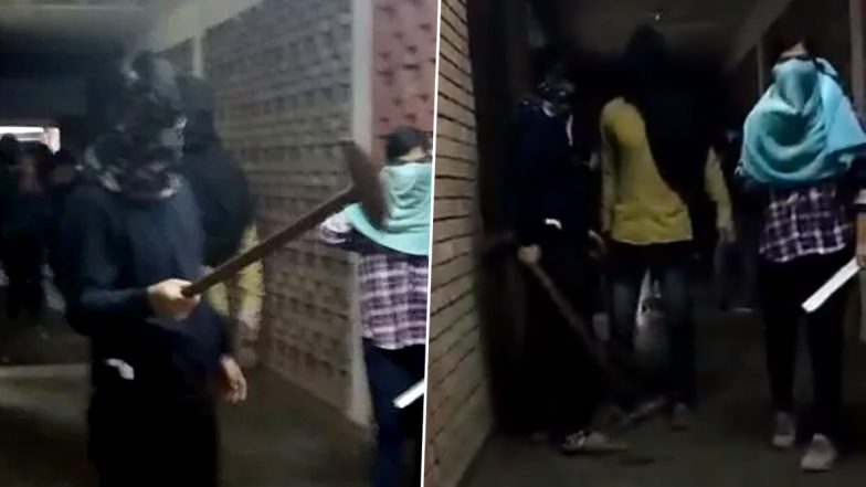 Violence in JNU: Masked Mob Attacks Students Inside Campus, JNUSU President Aishe Ghosh Severely Injured; Student Union Blames ABVP
