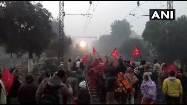 Bharat Bandh 2020: Trade Unions' Strike Hits Road, Rail Traffic in Parts of West Bengal