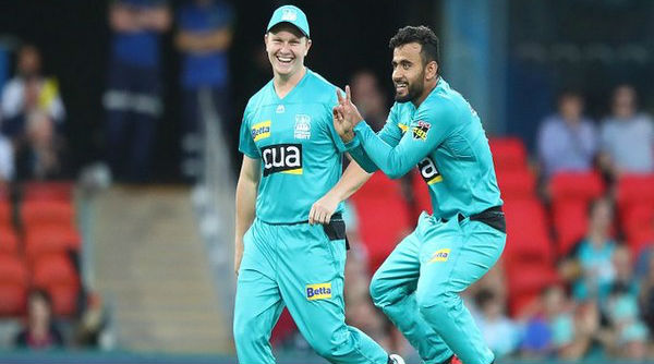 Big Bash League 2019-20: Brisbane Heat's Zahir Khan Does Hook Step of 'Gangnam Style' During Match