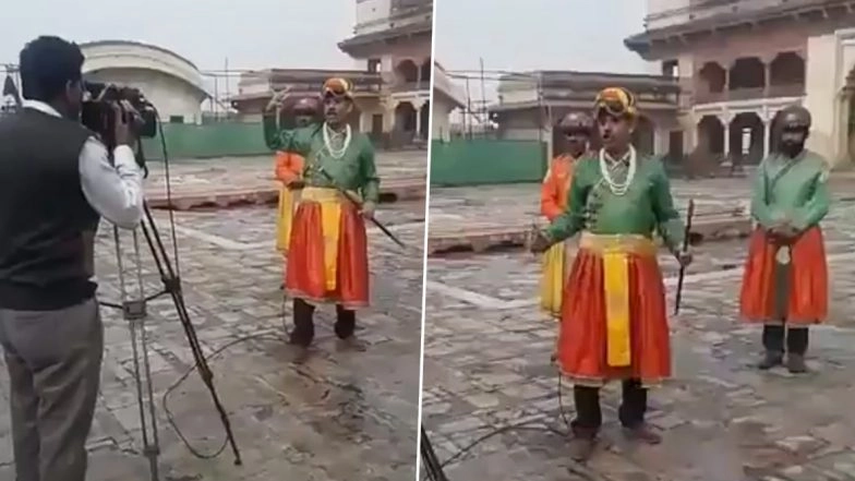 Pakistan Journalist Amin Hafeez’s Emperor Avatar While Reporting Will Remind You of Chand Nawab’s Funny Antics! Watch Video