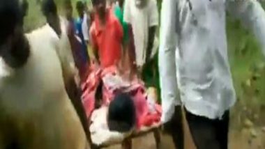 Andhra Pradesh: Villagers Carry Ailing Sick Youth on Stretcher for 12 Km to Reach Ambulance (Watch Video)