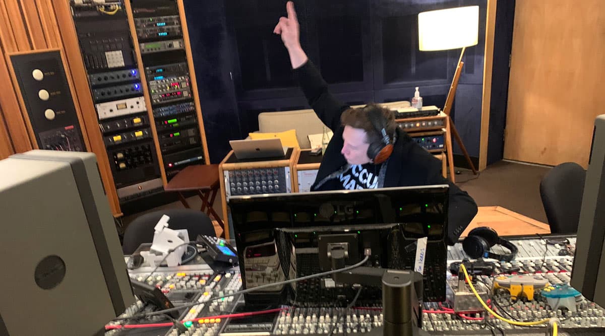Elon Musk Drops 'Don't Doubt Ur Vibe' Electronic Song on ...
