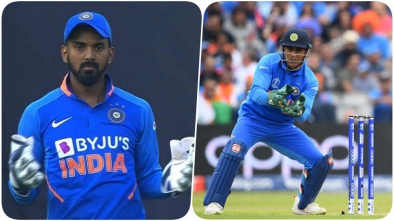 Fans Chant 'Dhoni Dhoni' After KL Rahul Makes a Wicket-Keeping Error During IND vs AUS 1st ODI 2020 (Watch Video)