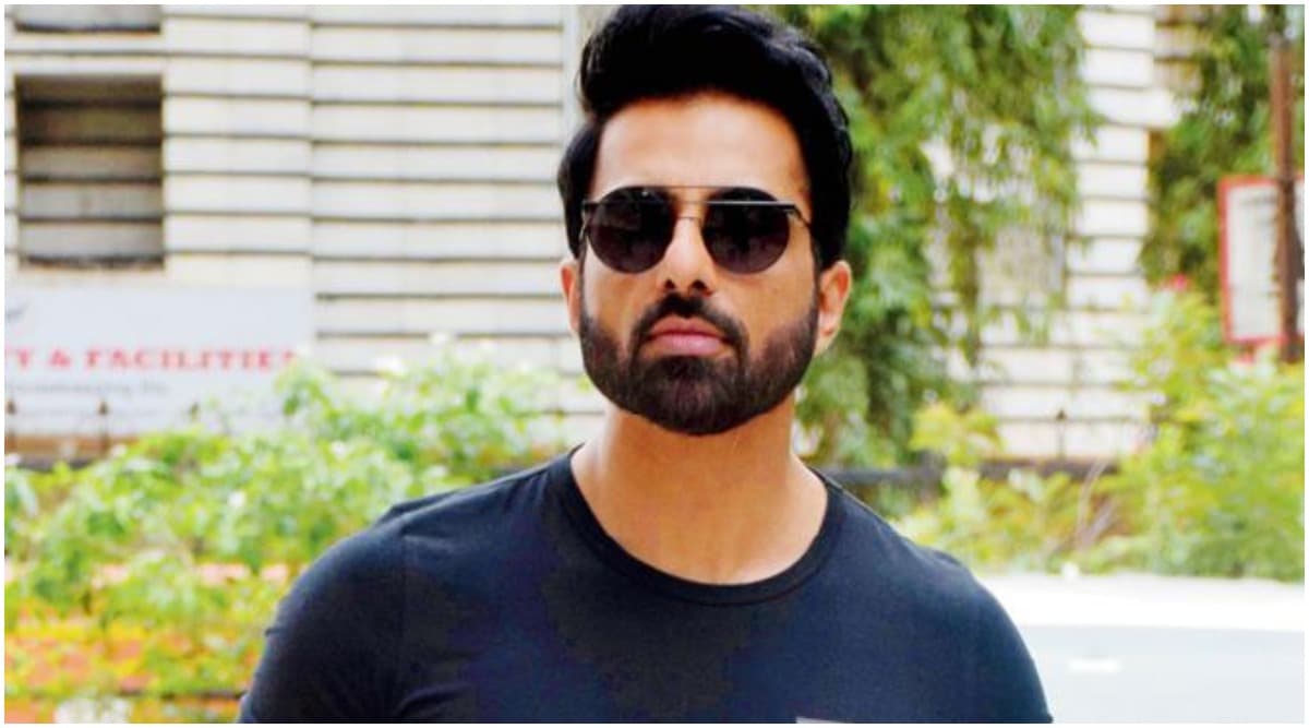 Sonu Sood: 'Will Continue Sending Migrants Home Until the Last One Reunites with Family' Sonu Sood: 'Will Continue Sending Migrants Home Until the Last One Reunites with Family'