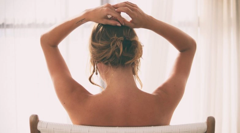 Nude Cleaning Business: Mother-of-Three Offers Household Services Naked! Earns Over 8k-an-Hour