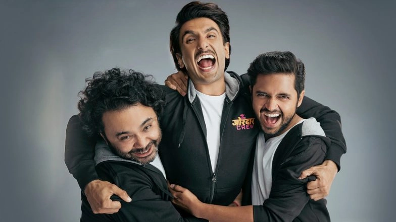 Ranveer Singh Wraps Up Jayeshbhai Jordaar, Says ‘Apna Tem Aagaya Ne’ Posing Alongside Film’s Director and Producer (View Pic)